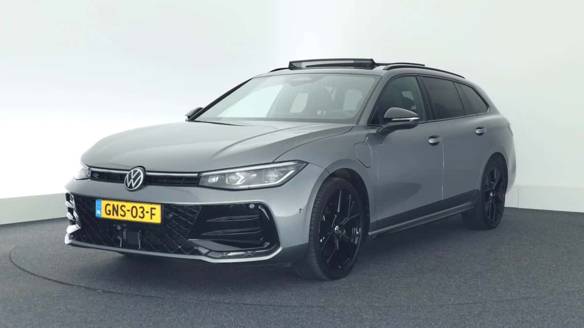 Volkswagen Passat — foto 1