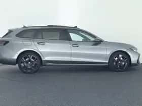 Volkswagen Passat (2024) thumbnail 15