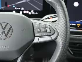 Volkswagen Passat (2024) thumbnail 25