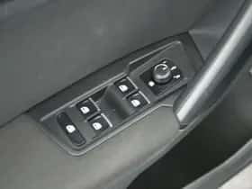 Volkswagen Tiguan (2017) thumbnail 13