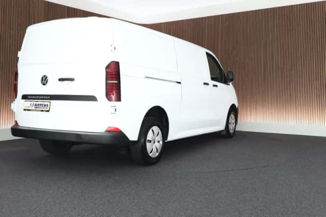 Volkswagen Transporter (2025) thumbnail 6