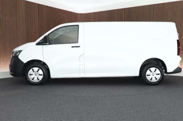 Volkswagen Transporter (2025) thumbnail 4
