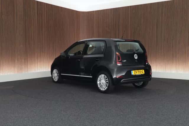 Volkswagen Up! (2019) thumbnail 6