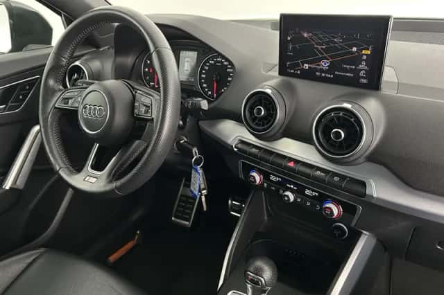 Audi Q2 (2017) thumbnail 3