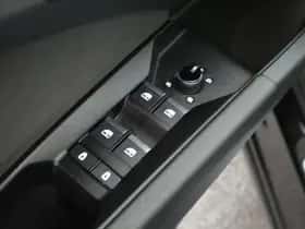 Audi Q4 (2022) thumbnail 14