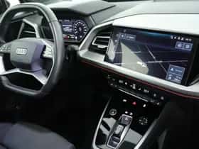 Audi Q4 (2022) thumbnail 3