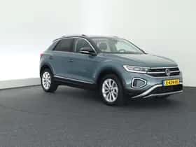 Volkswagen T-Roc (2023) thumbnail 11
