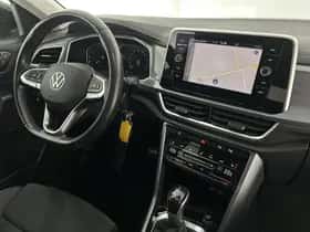 Volkswagen T-Roc (2023) thumbnail 3