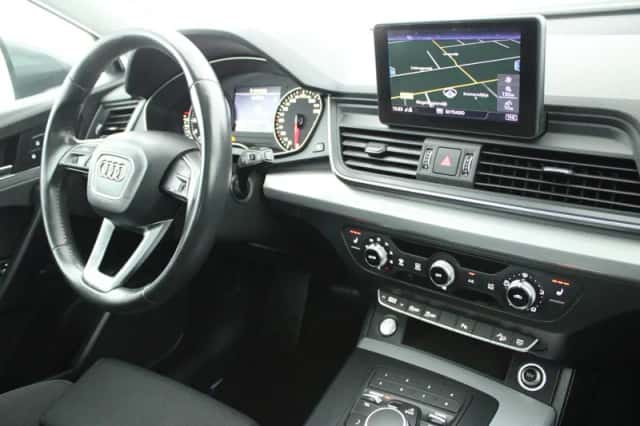 Audi Q5 (2018) thumbnail 3