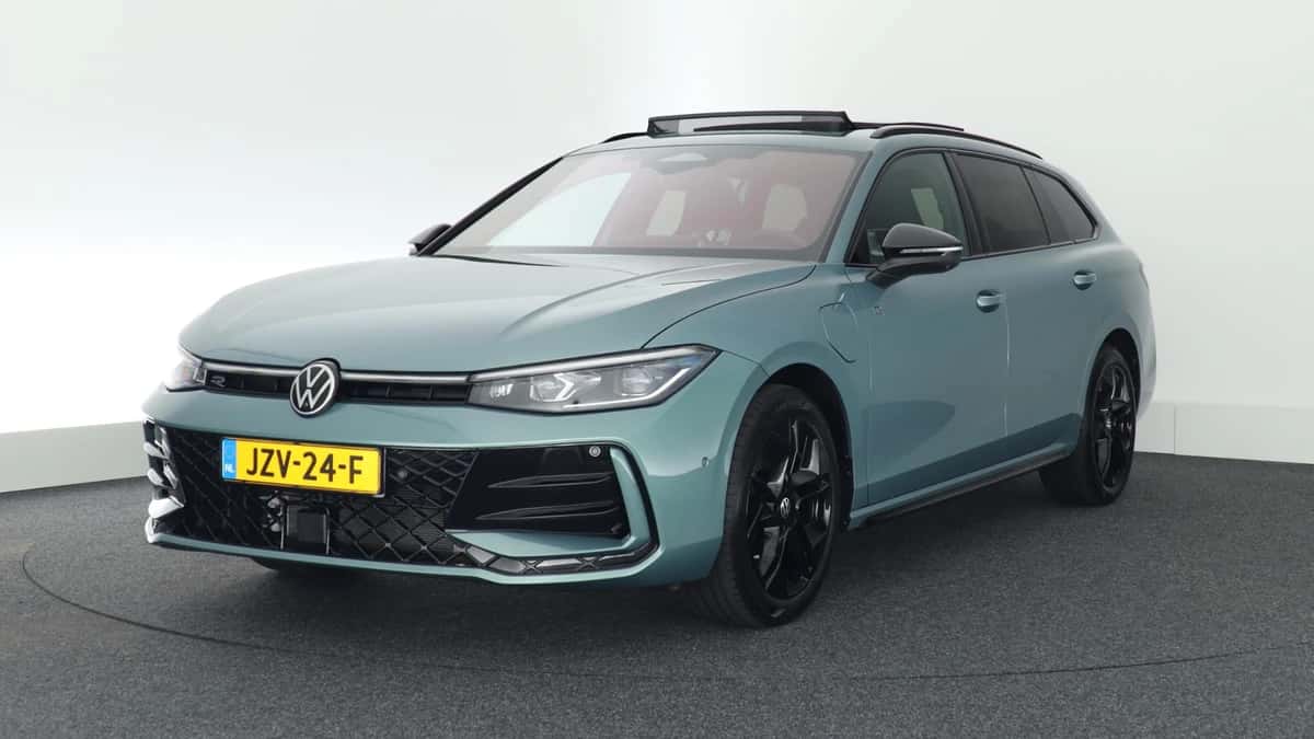 Volkswagen Passat — foto 1