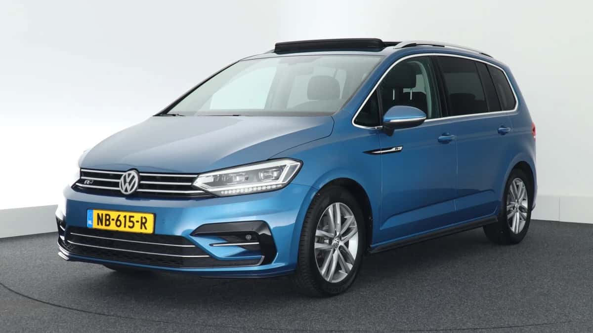 Volkswagen Touran — foto 1