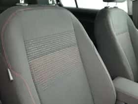 Volkswagen Golf (2017) thumbnail 36