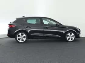 SEAT Leon (2023) thumbnail 8