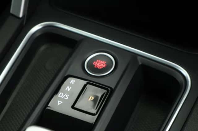 SEAT Leon (2023) thumbnail 4