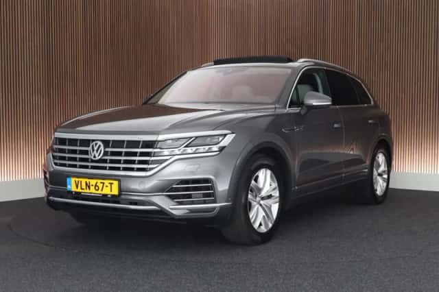 Volkswagen Touareg (2019) thumbnail 1