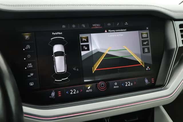 Volkswagen Touareg (2019) thumbnail 4