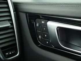 Porsche Cayenne thumbnail 6