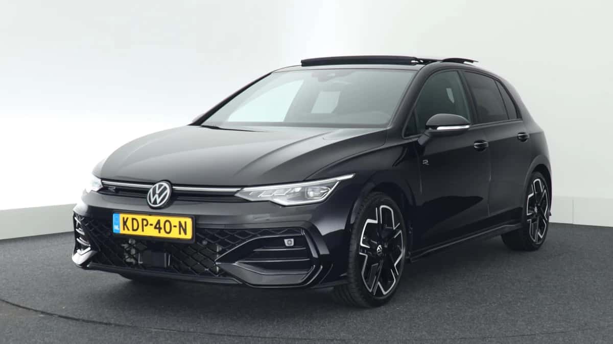 Volkswagen Golf (2024) — foto 1