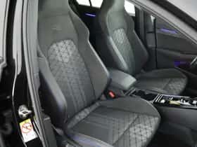 Volkswagen Golf (2024) thumbnail 2