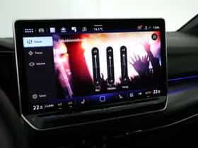 Volkswagen Golf (2024) thumbnail 25