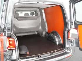Volkswagen Transporter (2020) thumbnail 38