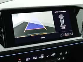 Audi Q4 (2022) thumbnail 4
