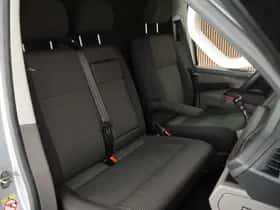 Volkswagen Transporter (2020) thumbnail 2