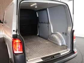 Volkswagen Transporter (2020) thumbnail 35