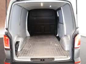 Volkswagen Transporter (2020) thumbnail 36