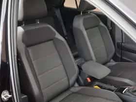 Volkswagen T-Roc (2020) thumbnail 2