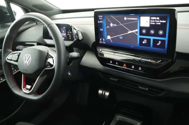 Volkswagen ID.5 (2023) thumbnail 2