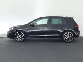 Volkswagen Golf (2018) thumbnail 4