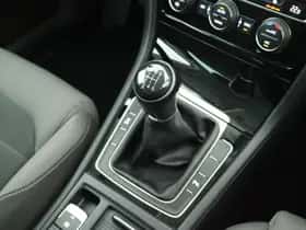 Volkswagen Golf thumbnail 31