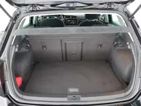 Volkswagen Golf thumbnail 41