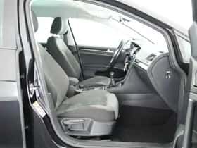 Volkswagen Golf thumbnail 10