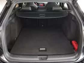 Volkswagen Golf (2021) thumbnail 46