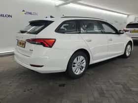 Škoda Octavia (2021) thumbnail 6