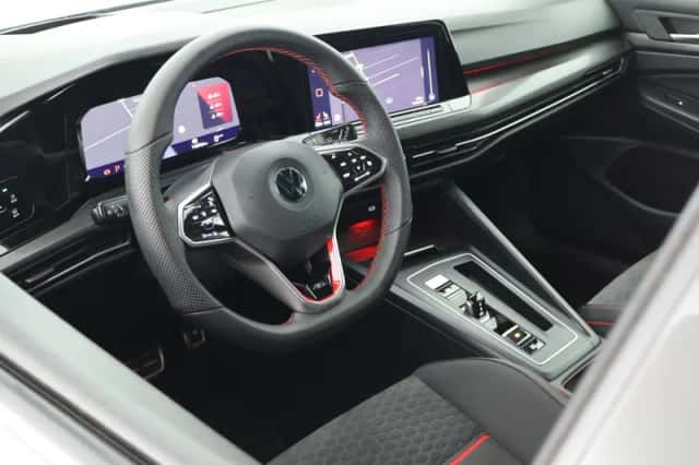 Volkswagen Golf (2021) thumbnail 3