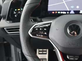 Volkswagen Golf (2021) thumbnail 22