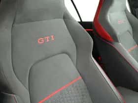 Volkswagen Golf thumbnail 49