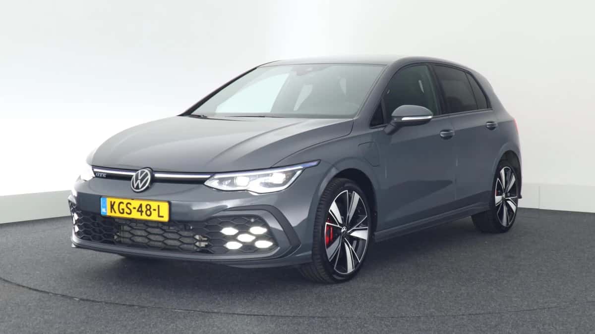Volkswagen Golf — foto 1
