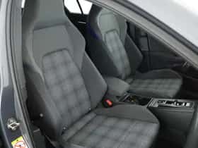 Volkswagen Golf thumbnail 2