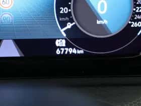 Volkswagen Golf thumbnail 42
