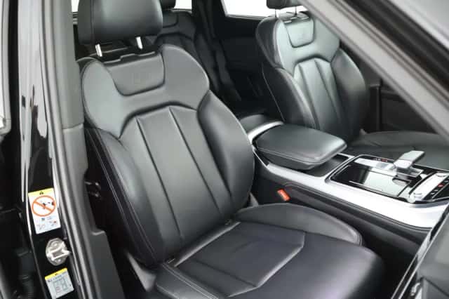Audi Q7 (2022) thumbnail 2