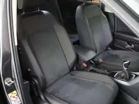 Volkswagen T-Roc (2022) thumbnail 2