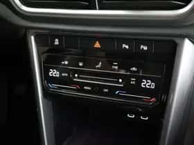 Volkswagen T-Roc (2022) thumbnail 33