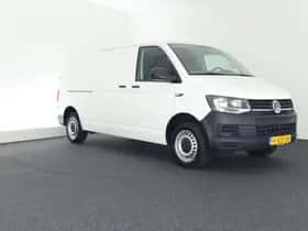 Volkswagen Transporter (2018) thumbnail 10