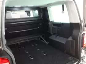 Volkswagen Transporter (2018) thumbnail 36