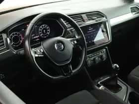 Volkswagen Tiguan (2017) thumbnail 3