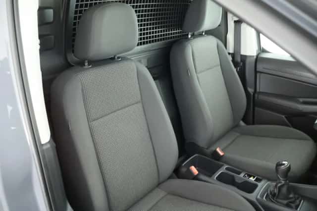 Volkswagen Caddy (2024) thumbnail 2